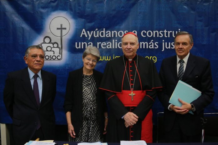 Cardenal Carlos Aguiar Retes con Lucila Servitje